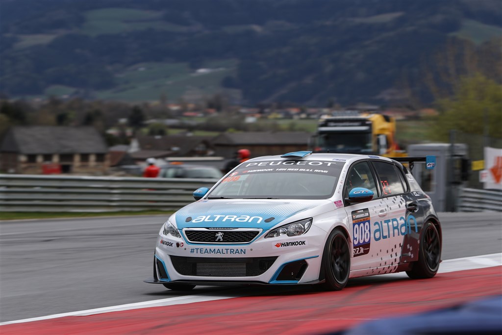 Michael Carlsen skal i sidste weekend af august køre 24-timers løb i Portugal
(Foto: Petr Fryba)